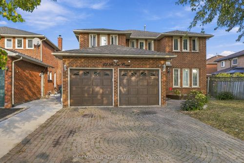 22 Butlers Crt, Brampton, ON, L6Y3T7 | Card Image