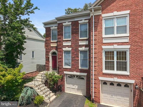 5130 Woodfield Dr, CENTREVILLE, VA, 20120-4119 | Card Image