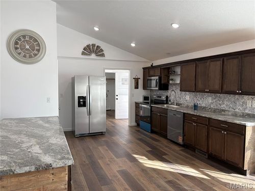 2304 Lee St, Poplar Bluff, MO, 63901-2422 | Card Image