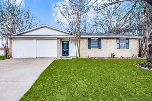 909 Bennett St, Cedar Hill, TX, 75104-1954 | Card Image