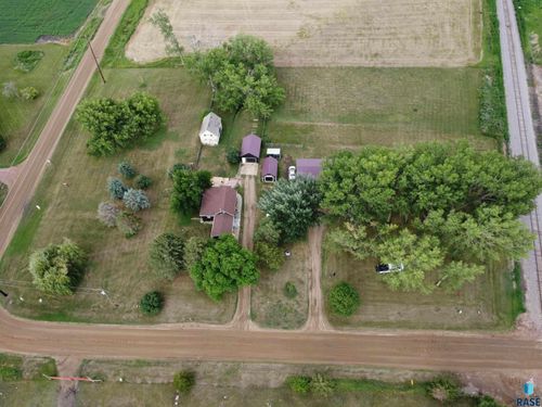 412 N Cleveland St, Lennox, SD, 57039-2331 | Card Image