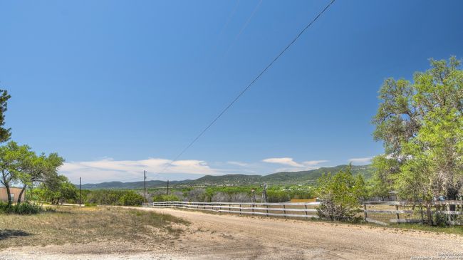 121 David Rankin Rd, House other with 3 bedrooms, 2 bathrooms and null parking in Leakey TX | Image 9