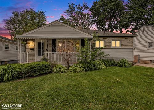 29277 Commonwealth St, Roseville, MI, 48066-2067 | Card Image