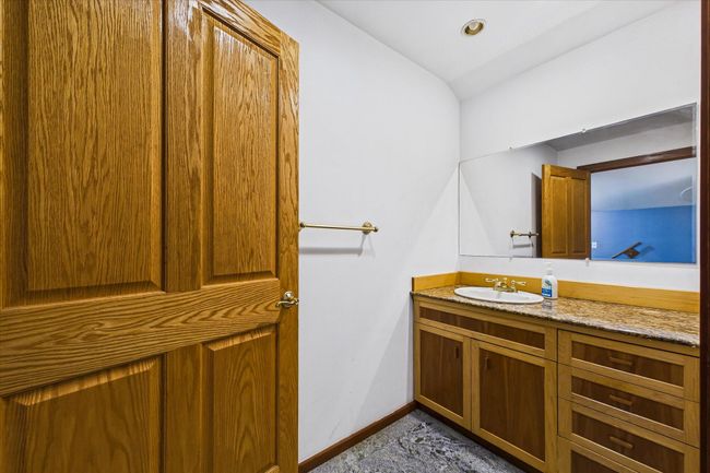 32-3551 Lower Thomas-126 | Image 32