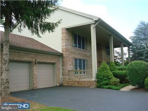 8 Poplar Ct, PRINCETON JUNCTION, NJ, 08550-5136 | Card Image