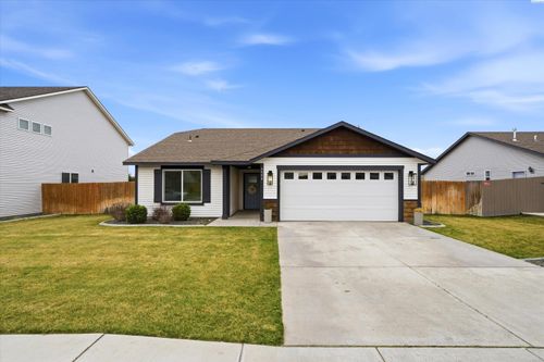 4908 Antioch Dr, Pasco, WA, 99301 | Card Image