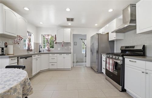 16775 Sierra Hwy, Canyon Country, CA, 91351 | Card Image