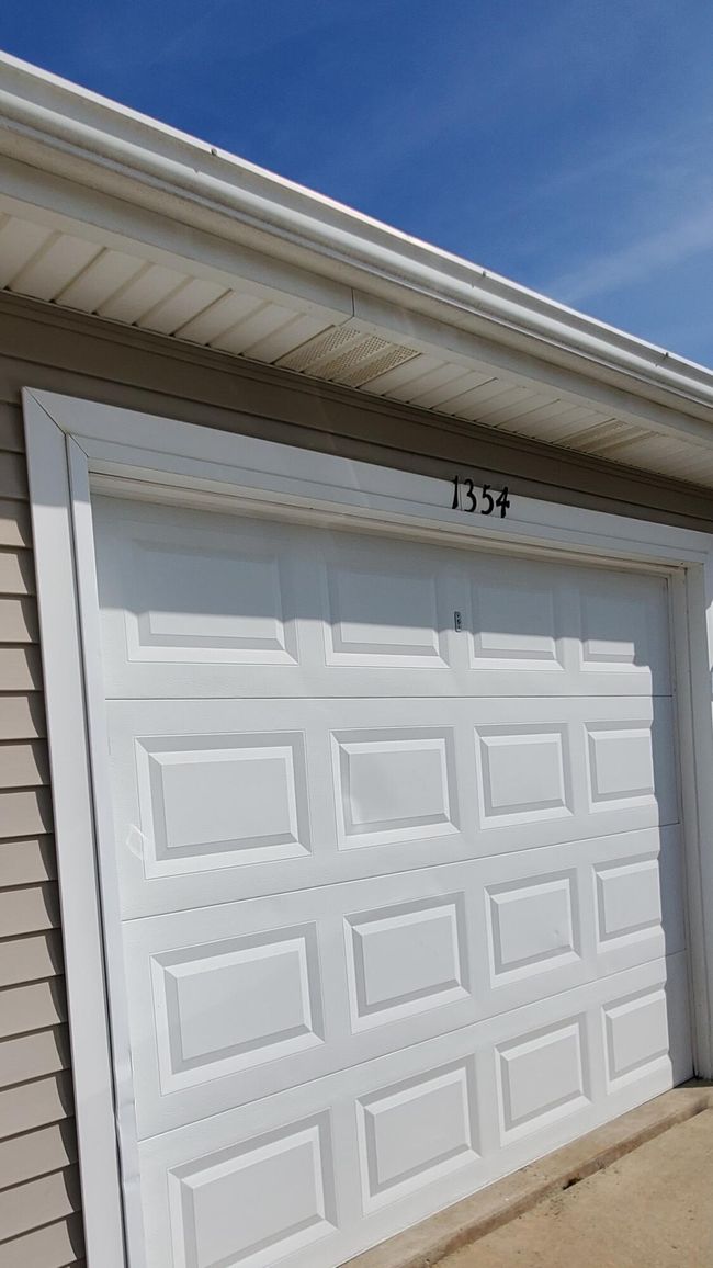 1354 Fox Pointe Cir, Condo with 2 bedrooms, 2 bathrooms and null parking in Ann Arbor MI | Image 31