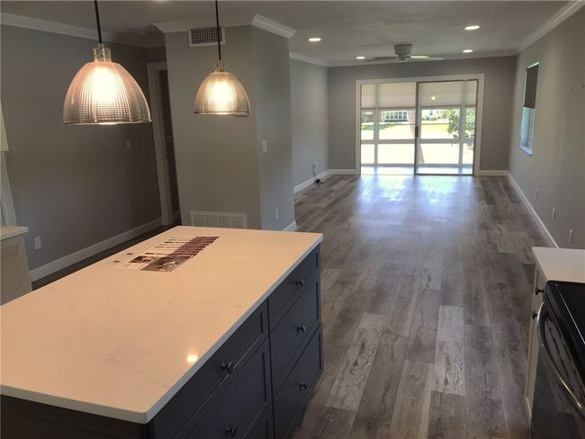 APT-201 - 105 Spring Lake Ct, House attached with 2 bedrooms, 2 bathrooms and null parking in Vero Beach FL | Image 7