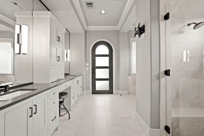 Spa like primary bath. | Image 17