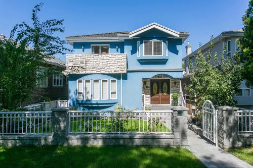 915 E 23rd Ave, Vancouver, BC, V5V1Y6 | Card Image