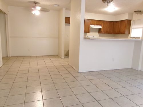 510 Victoria Dr, Grand Prairie, TX, 75052-5366 | Card Image