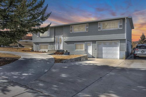 1835 Arkansas Dr, Green River, WY, 82935-5814 | Card Image