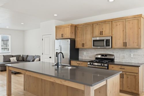 868 W 480 S, American Fork, UT, 84003-4609 | Card Image