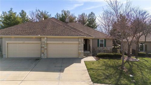 4131 Sw Homestead Dr, Lee's Summit, MO, 64082-8216 | Card Image
