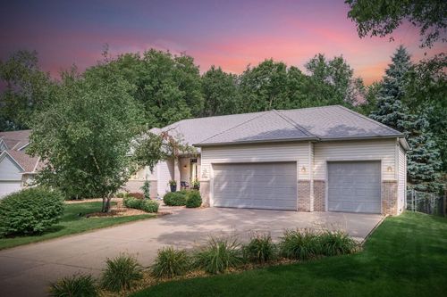 95 Woodridge Ln, Lino Lakes, MN, 55014-5493 | Card Image