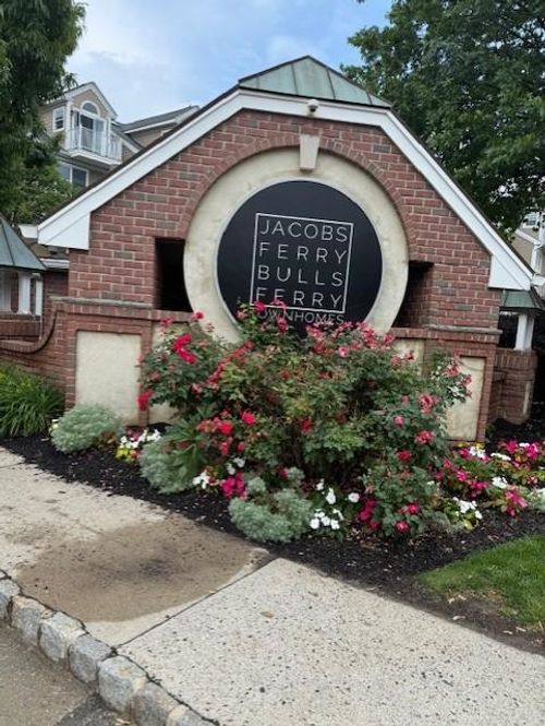 490-490 Fulton Ct, West New York, NJ, 07093-8327 | Card Image