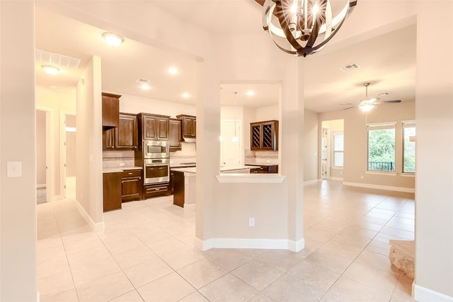152 Fort Cobb Way, House other with 4 bedrooms, 3 bathrooms and 4 parking in Georgetown TX | Image 9