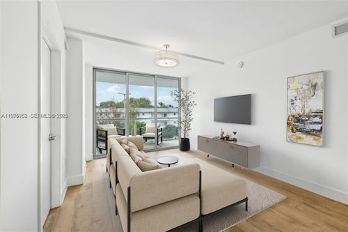 unit-202-13800 Highland Dr, North Miami Beach, FL, 33181-1686 | Card Image