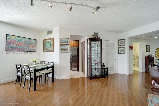APT-1510 - 701 Brickell Key Blvd, Condo with 2 bedrooms, 3 bathrooms and null parking in Miami FL | Image 8