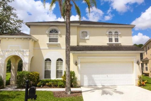 640-640 Tupelo Cir, Davenport, FL, 33897-9584 | Card Image