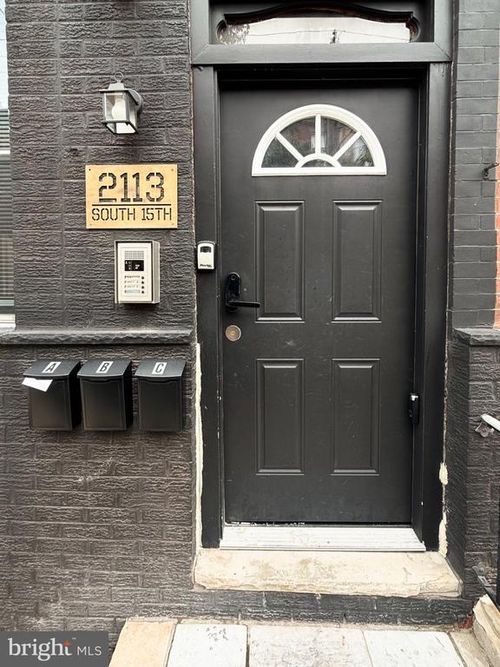 2113 S 15th St, Philadelphia, PA, 19145-3902 | Card Image