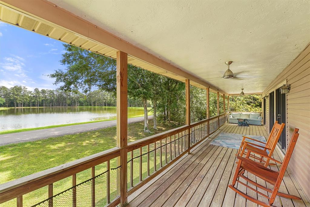 Lakeshore Dr, Magnolia, TX 77355