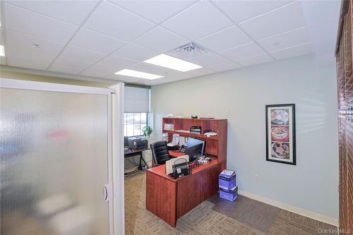 36 Cottage St, Poughkeepsie, NY, 12601-2015 | Card Image