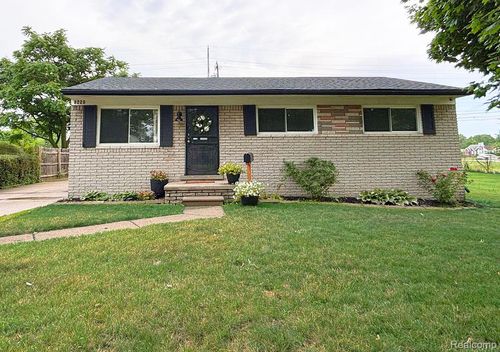 8220 Rivard Ave, Warren, MI, 48089-2923 | Card Image