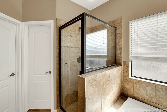 109 Park Way, House other with 4 bedrooms, 3 bathrooms and null parking in Poth TX | Image 18