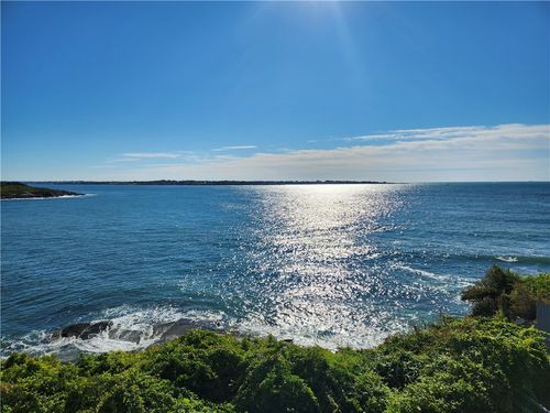 4 Clarkes Village Ln, Jamestown, RI, 02835-2802 | Card Image