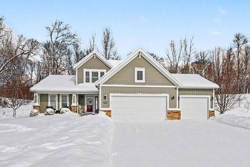 2612 Orange Avenue Se, Cascade Charter Township, MI, 49546 | Card Image