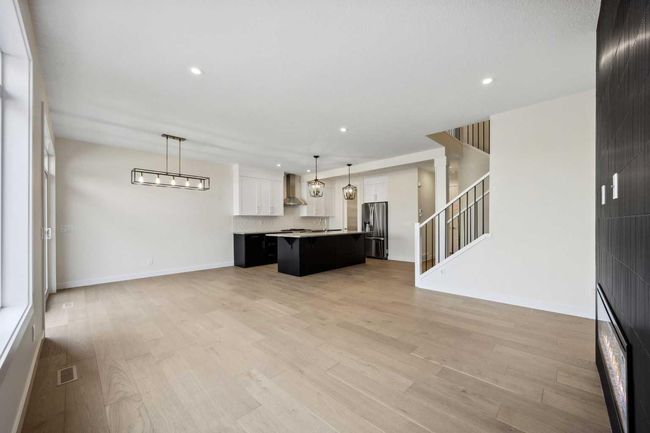 136 Crimson Ridge Place Nw, House other with 3 bedrooms, 3 bathrooms and 4 parking in Calgary AB | Image 8