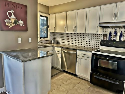 9 Augusta Dr, Annandale, NJ, 08801-1605 | Card Image