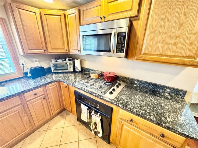 50 Washington Ave, House other with 3 bedrooms, 2 bathrooms and 4 parking in Riverside RI | Image 4