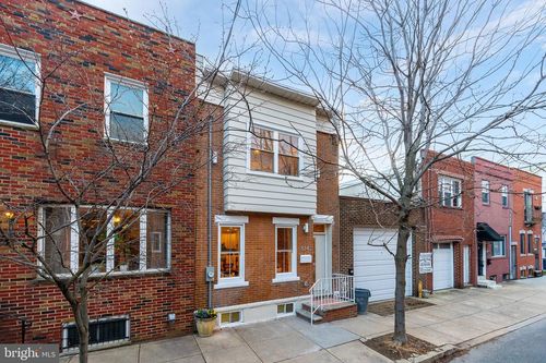 814 Mountain St, PHILADELPHIA, PA, 19148-1207 | Card Image