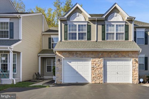 325 Green View Ct, Plymouth Meeting, PA, 19462-2581 | Card Image