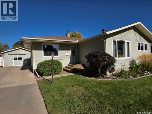 464 Macdonald Dr, Swift Current, SK, S9H1L9 | Card Image