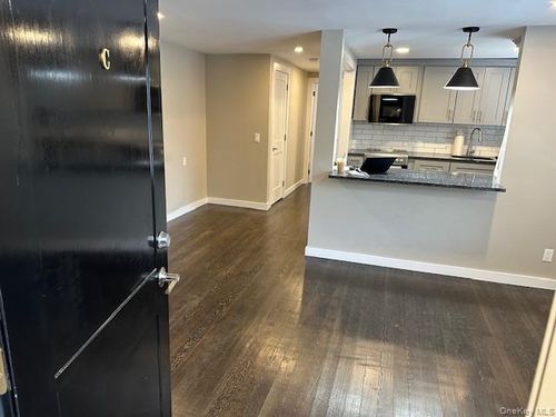 377 Fort Salonga Rd, Northport, NY, 11768-3073 | Card Image