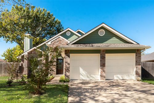 6506 Topaz Dr, Arlington, TX, 76001-7461 | Card Image