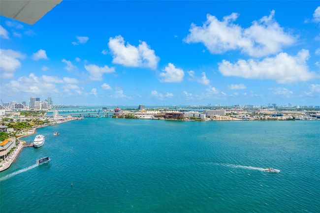APT-2611 - 888 Brickell Key Dr, Condo with 2 bedrooms, 3 bathrooms and null parking in Miami FL | Image 27