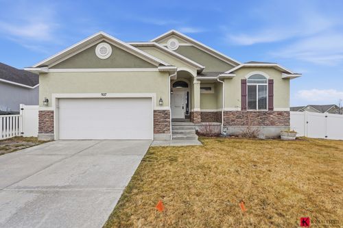 927 Petro Dr, Tooele, UT, 84074-4103 | Card Image