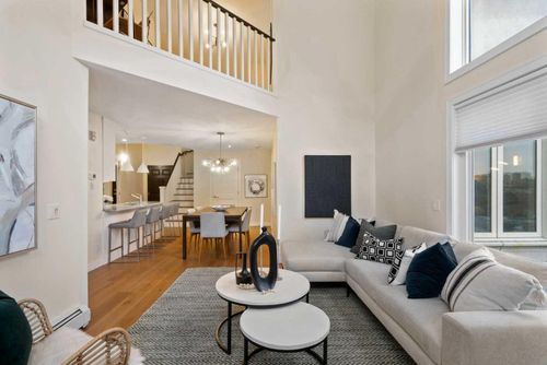 {{alt}} | Card Image