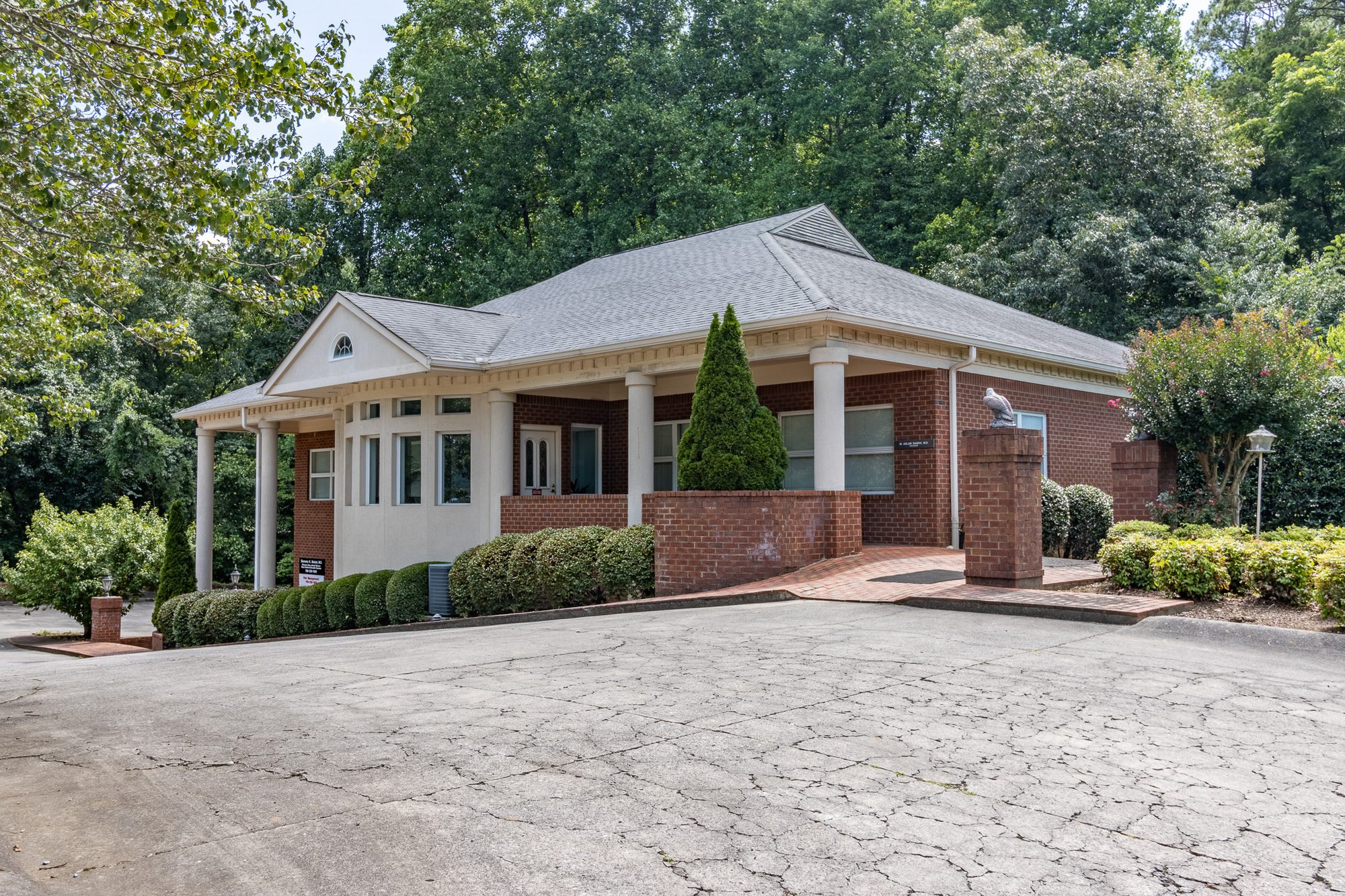 1421 Ross Dr, Dalton, GA 30720