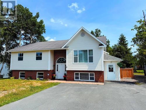 15 Hibernia Dr, Clarenville, NL, A5A1H5 | Card Image