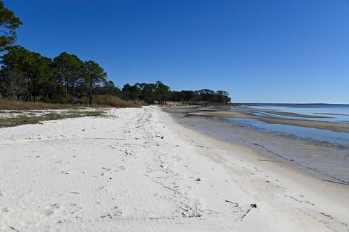 19 S Bayshore Dr, Eastpoint, FL, 32328-3212 | Card Image