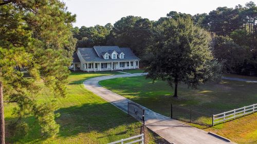 20002 Country Lake Dr, Magnolia, TX, 77355-4937 | Card Image