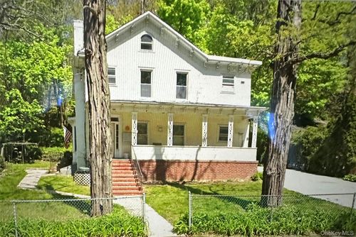 359 W Main St, Huntington, NY, 11743-3203 | Card Image