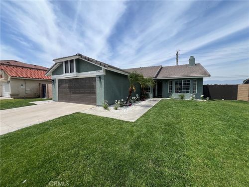 18548 Avion Ln, Bloomington, CA, 92316-1855 | Card Image