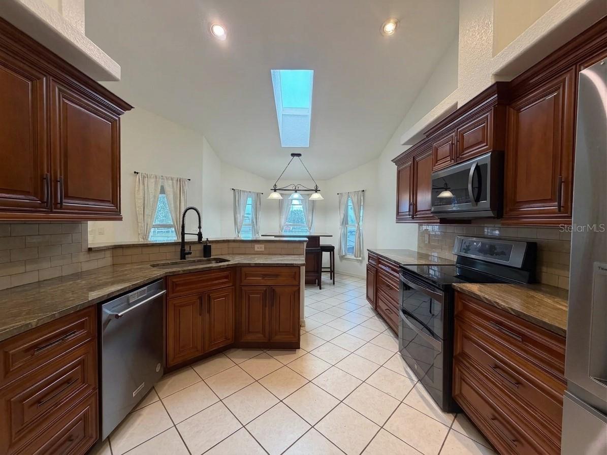 Residential in DUNNELLON 4